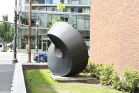 Clement%20Meadmore%2C%20%3Cb%3E%3Ci%3E%20Split%20Ring%3C%2Fi%3E%3C%2Fb%3E%2C%201969%2C%20Cor-ten%20steel%20sheet%2C%20The%20Evan%20H.%20Roberts%20Memorial%20Sculpture%20Collection%2C%20%26%23169%3B%20artist%20or%20other%20rights%20holder%2C%2072.19
